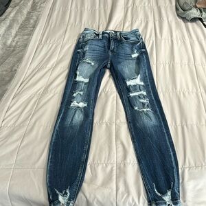 Great condition women’s size 27 Kan Can ripped jeans